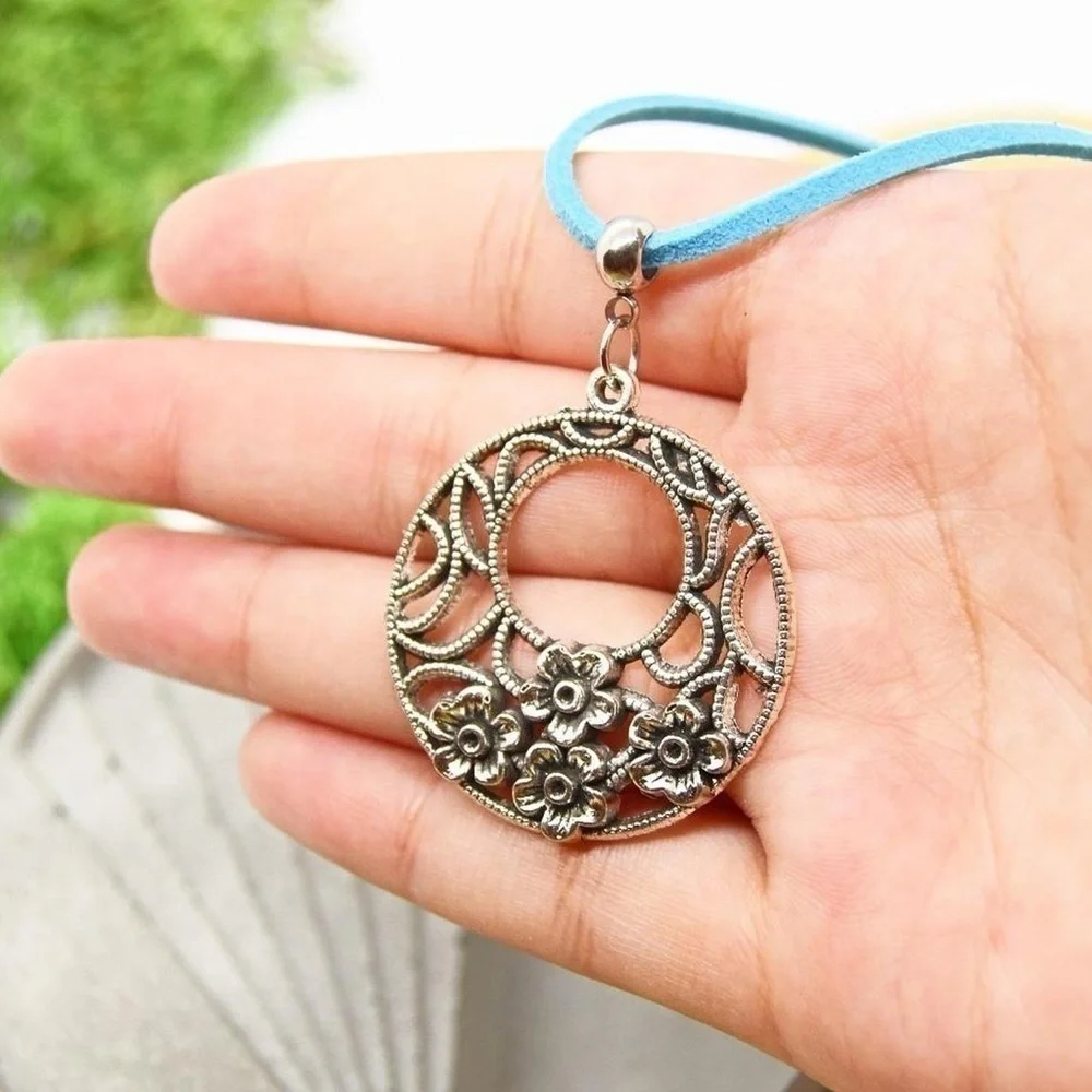 Round Flower Charm Necklace